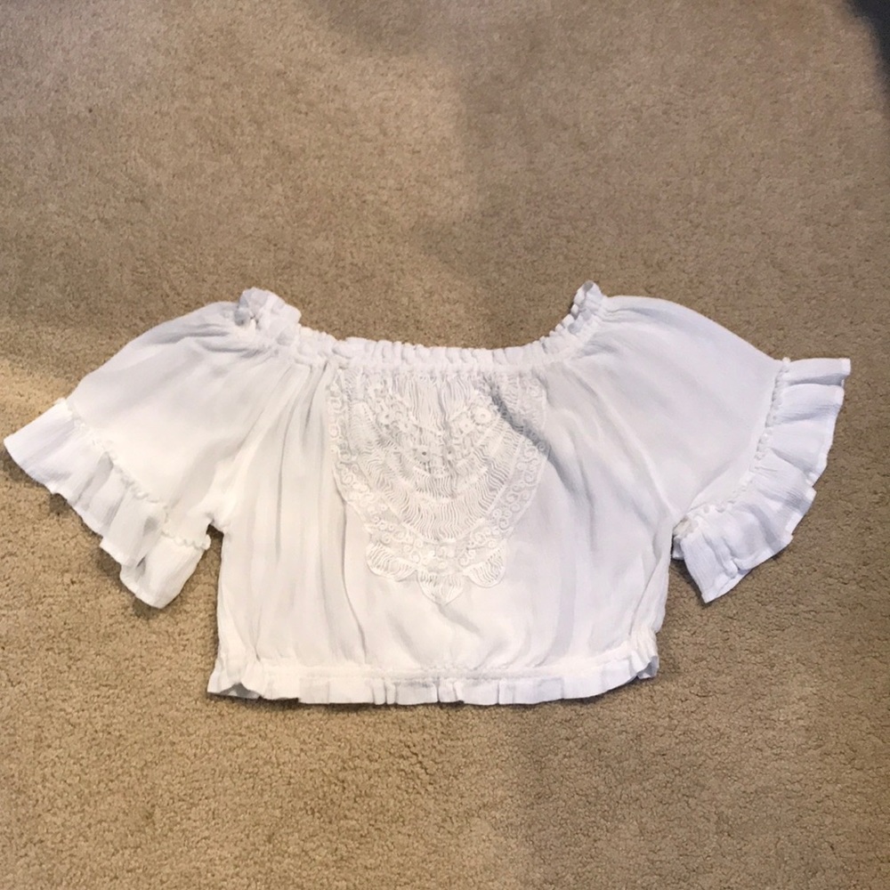Hollister- Off the Shoulder Cropped shirt